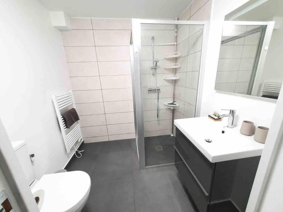 Apartmán L'Eiffel - Self Checking, 20Min From Paris Drancy Exteriér fotografie